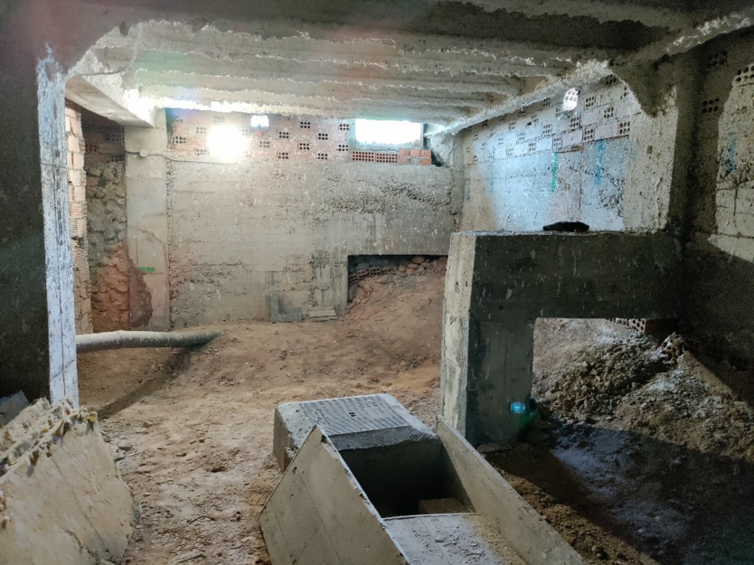 Projecte i direcció d'obra per a la resolució dels problemes de filtracions d'aigua al soterrani de l’Institut Antoni Martí i Franquès de Tarragona.