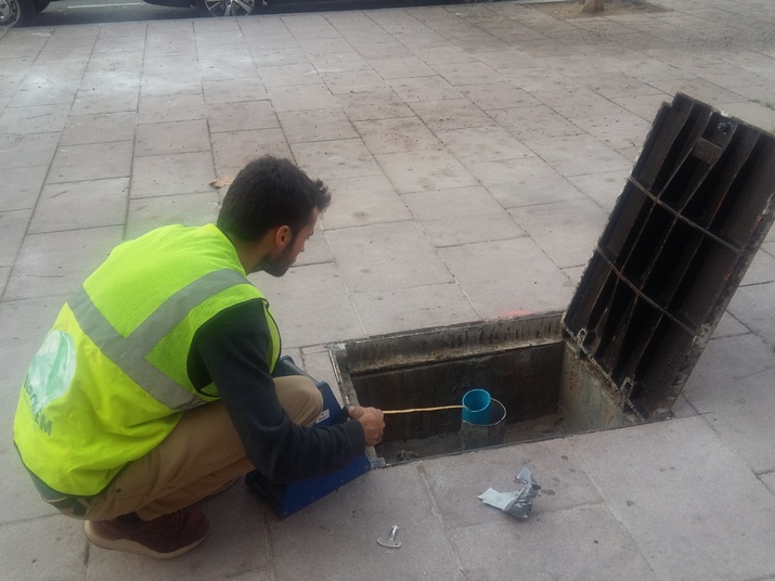 Instal·lació i seguiment d'un piezòmetre de control per a un bloc d'habitatges D2 segona fase. Bon Pastor (Barcelona). 